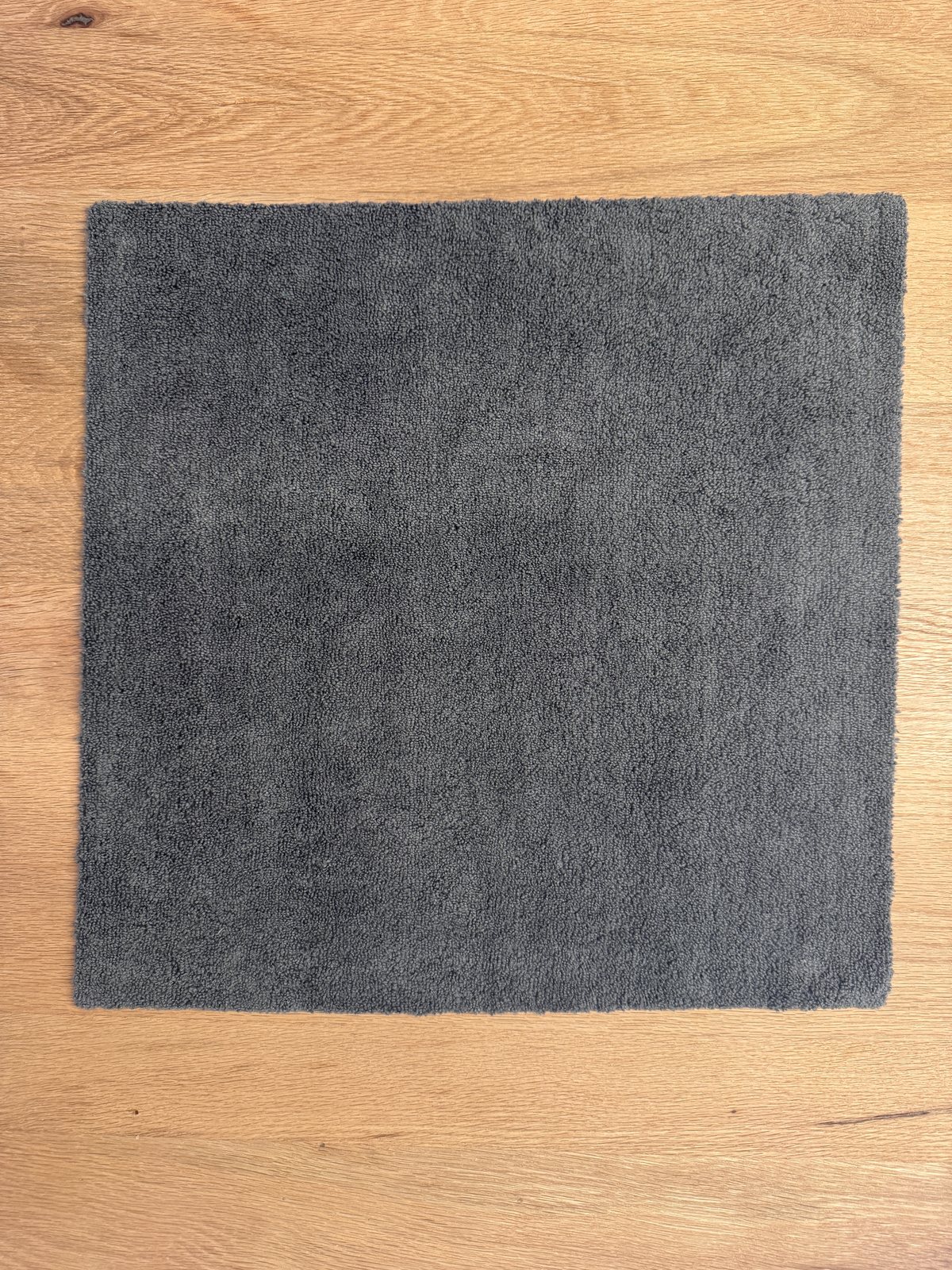 Graue weichere Seite des 400-GSM-Tuchs